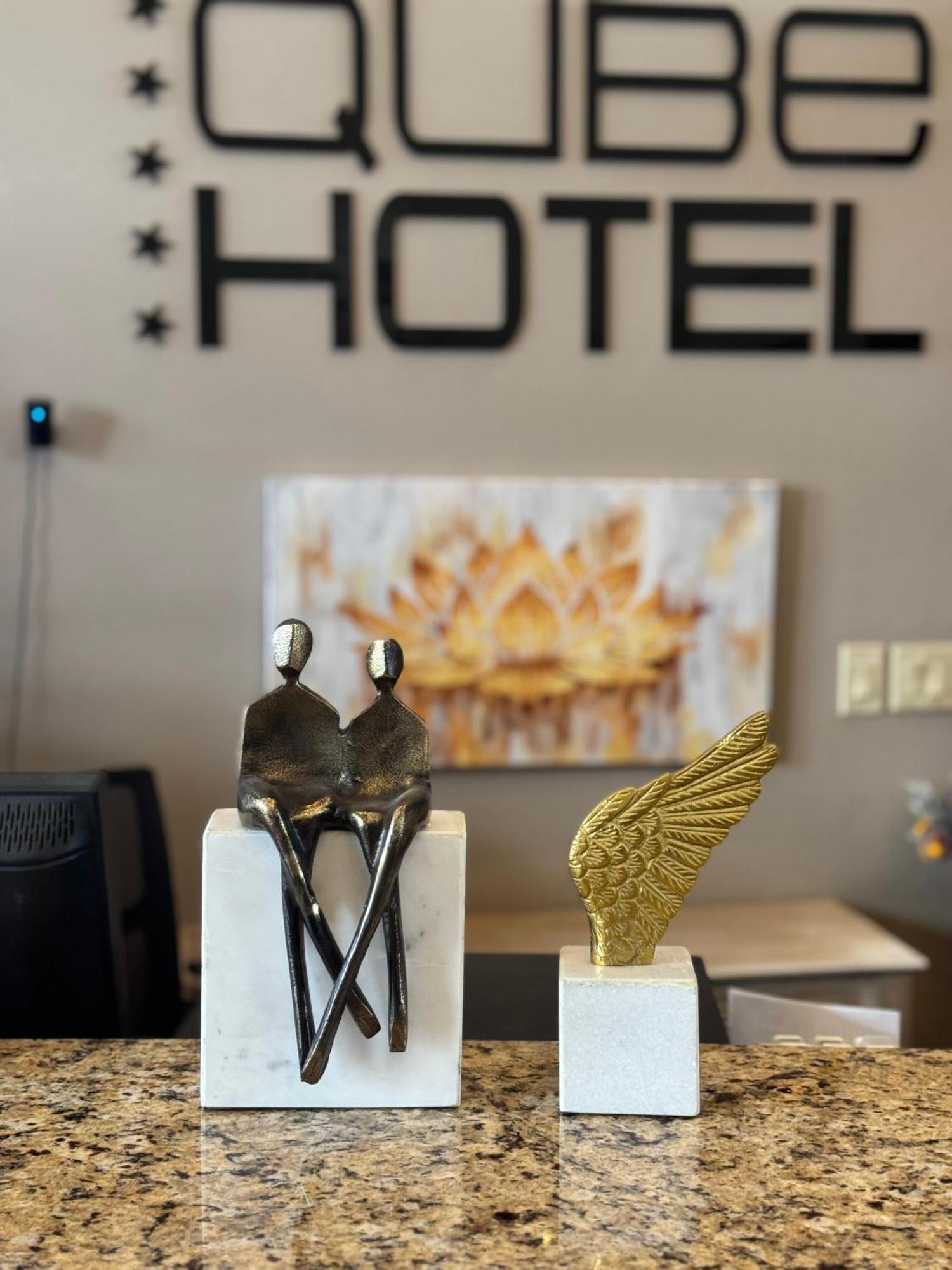 Qube Hotel - Polk City Eksteriør bilde